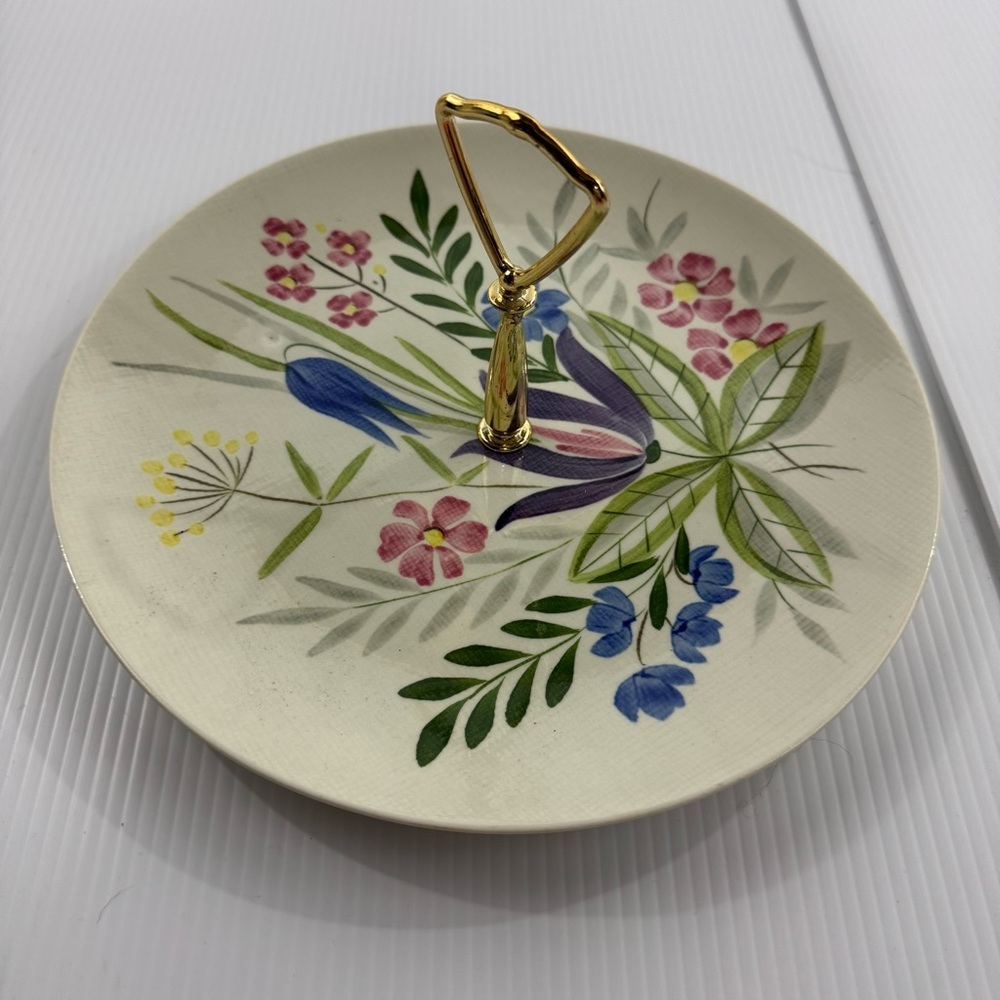 Vintage red wing‎ floral cottage garden 11” serving plate marked